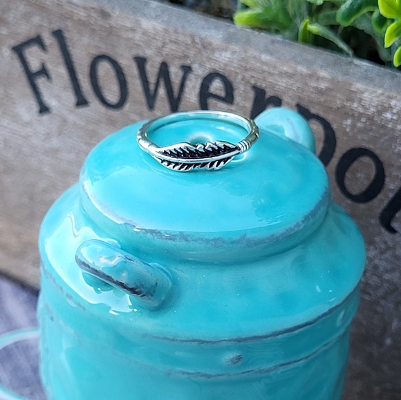 Antiqued silver vintage feather ring. Vintage, boho. New! Multiple sizes - Picture 2 of 6